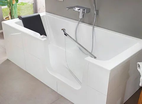 Badewanne Artweger freeway mit Tür und Nackenstütze.