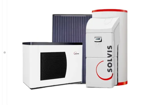 Wärmepumpe SolvisPia mit Pufferspeicher SolvisMax und PV-Modul.