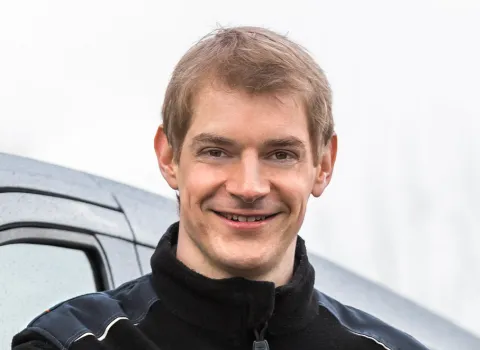 Marcus Hübner, Mitarbeiter der Prehn & von Hoeßlin GmbH & Co. KG als Kundendiensttechniker für Bad, Heizung & Wohnraumlüftung.