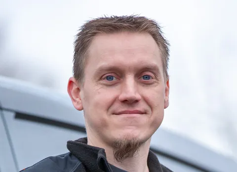 Martin Platt, Mitarbeiter der Prehn & von Hoeßlin GmbH & Co. KG als Kundendiensttechniker für Bad, Heizung & Wohnraumlüftung.