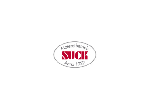 Logo des Unternehmens Malereibetrieb Suck mit roter Wortmarke in einem grauen ovalen Rahmen und dem Zusatz „Seit 1932“.