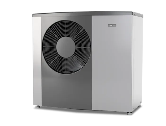 Die Luft-Wasser-Waermepumpe NIBE s2125 vor neutralem Hintergrund.